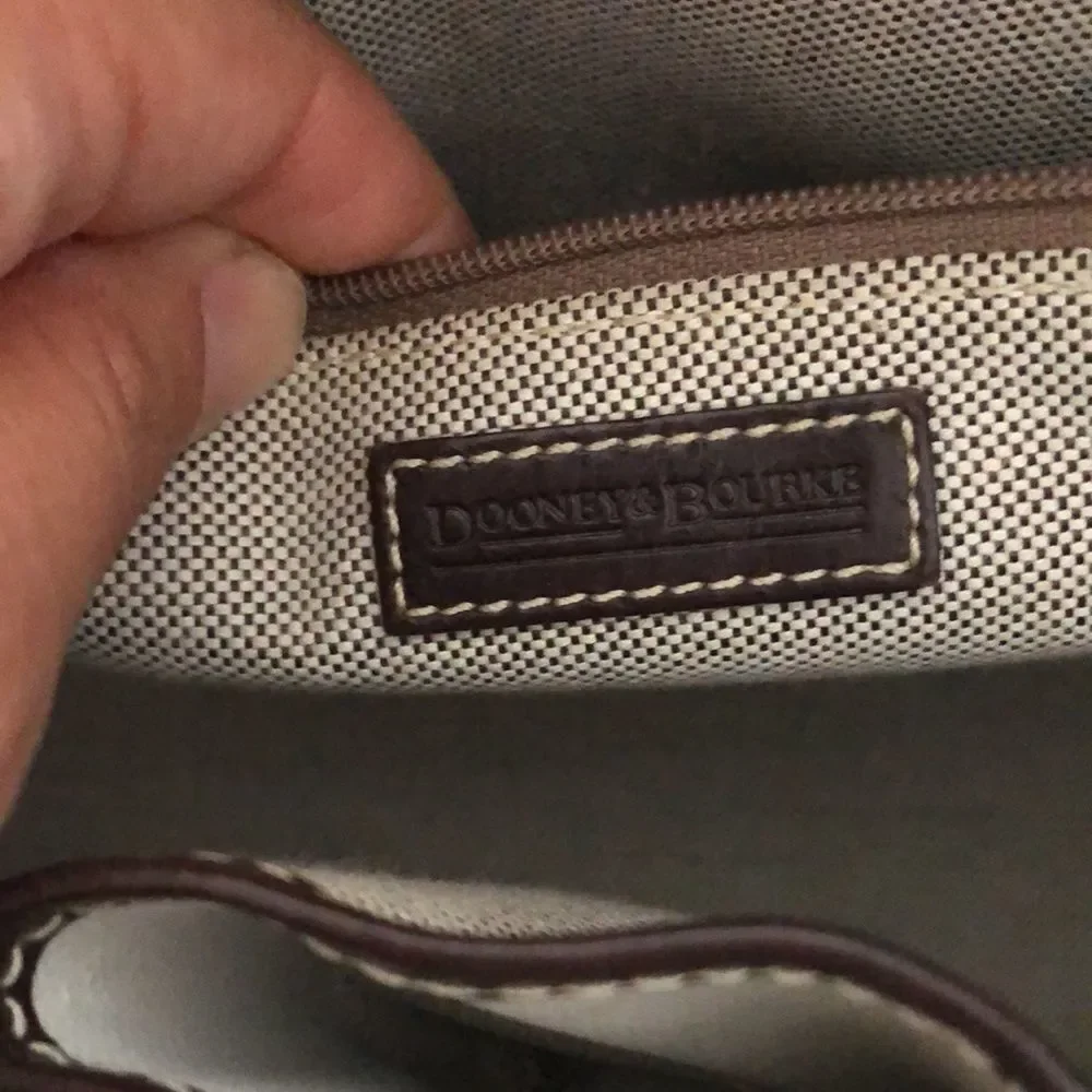 Dooney & Bourke Vintage classic  handbag.